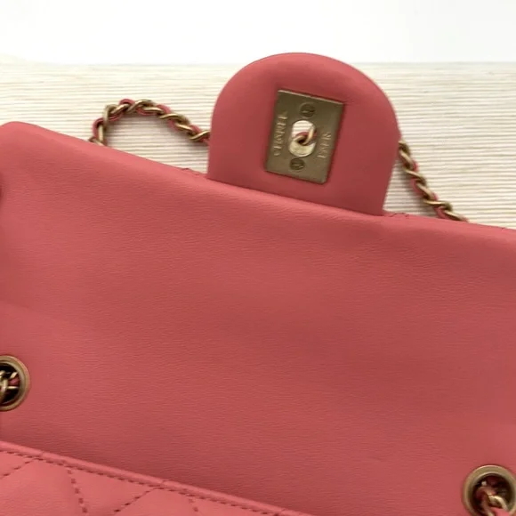 Chanel mini rectangular Pearl Crush. Lambskin bag - Picture 2 of 10